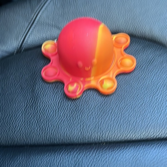 Five pop it’s - Picture 4 of 6